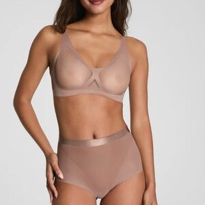 🌷SPANX Supersmooth Bralette